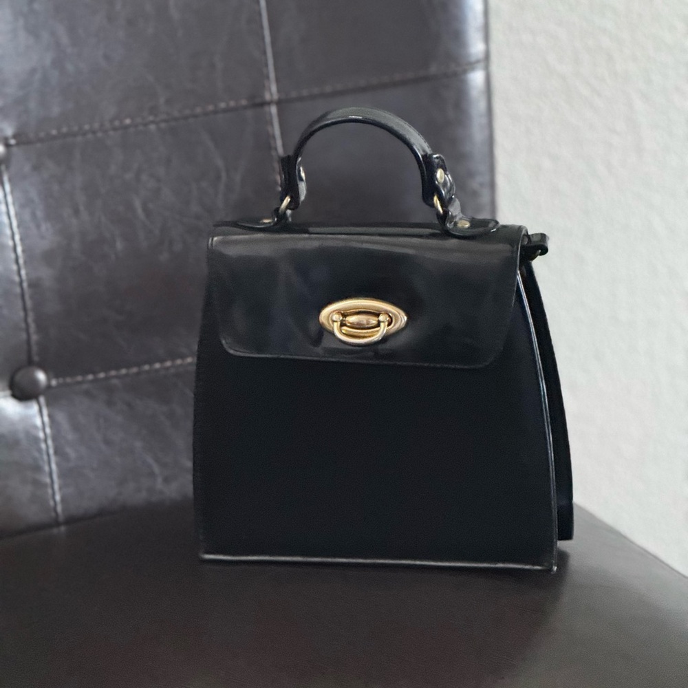 Elegant Black Handbag